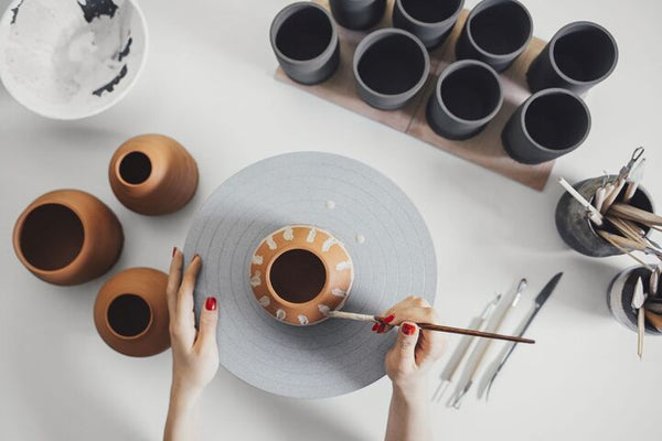 5 Essential Tips for Beginners in Ceramic Painting