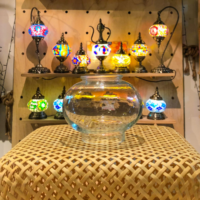 Mosaic online globe lamp