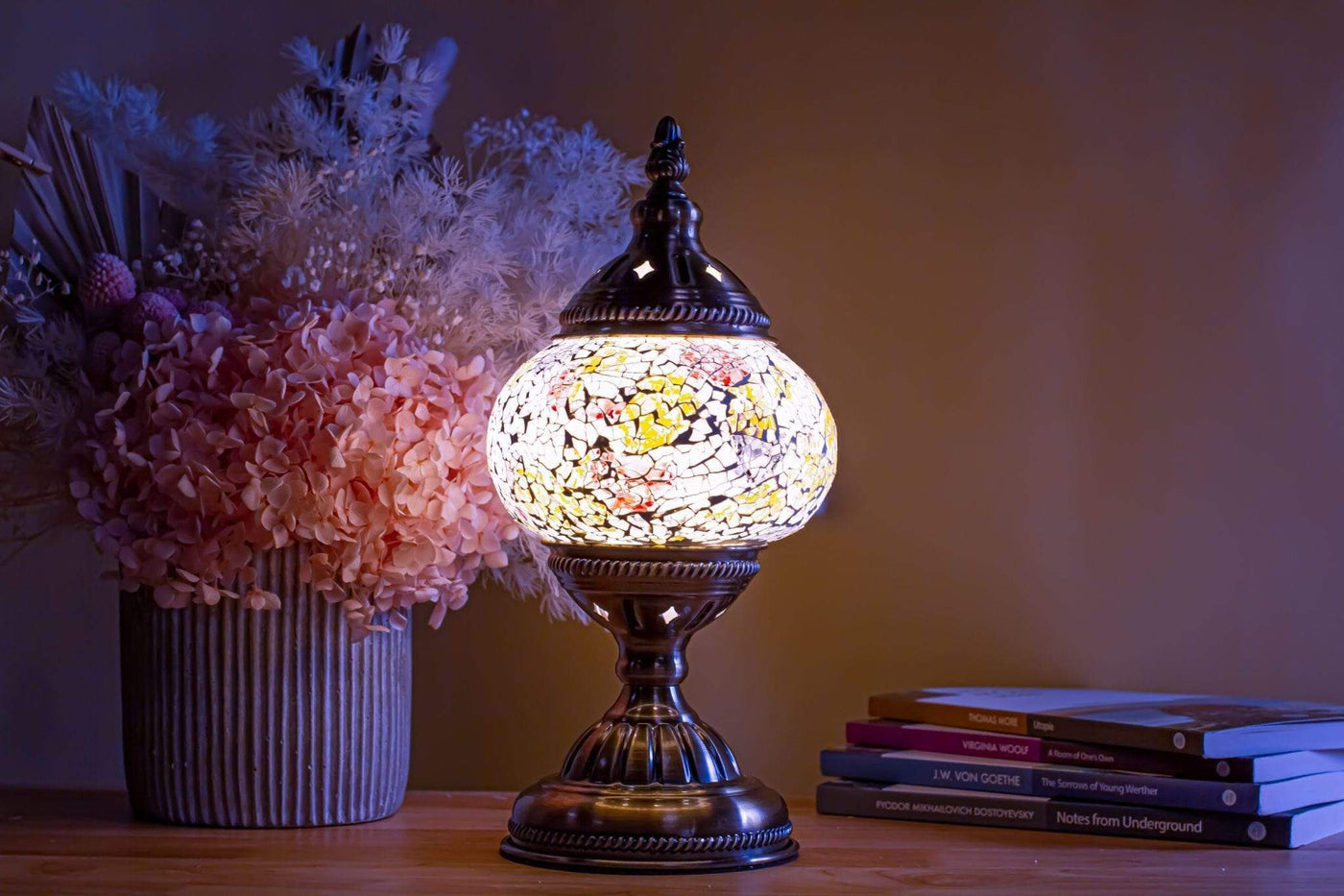Art Masterclass Pearl Table Lamp