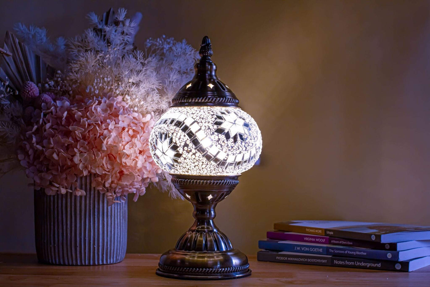 Art Masterclass Winter Table Lamp